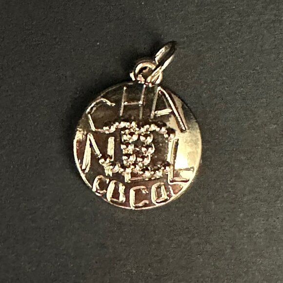 Chanel CC Coco Gold Pendant Zipper Pull - EUC - Picture 2 of 3
